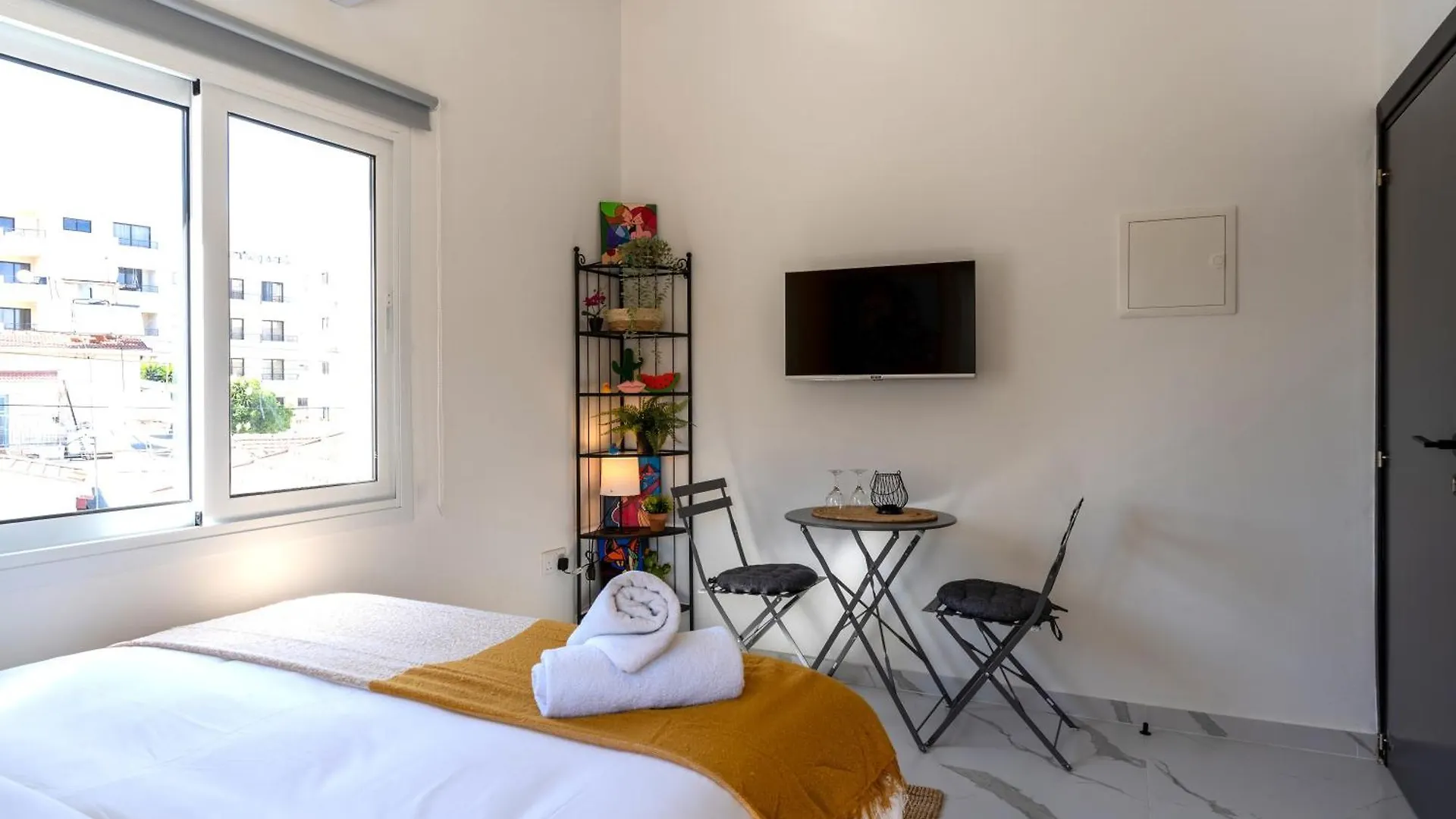 The Pop Art Residences & Studios In Larnaca Apartment