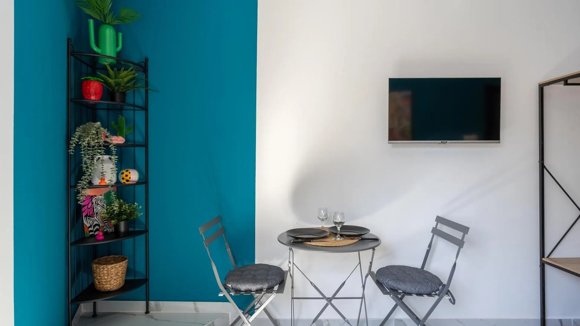 Apartment The Pop Art Residences & Studios In Larnaca
