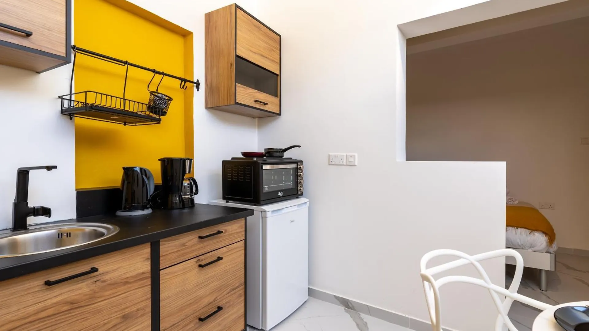 The Pop Art Residences & Studios In Larnaca Apartment